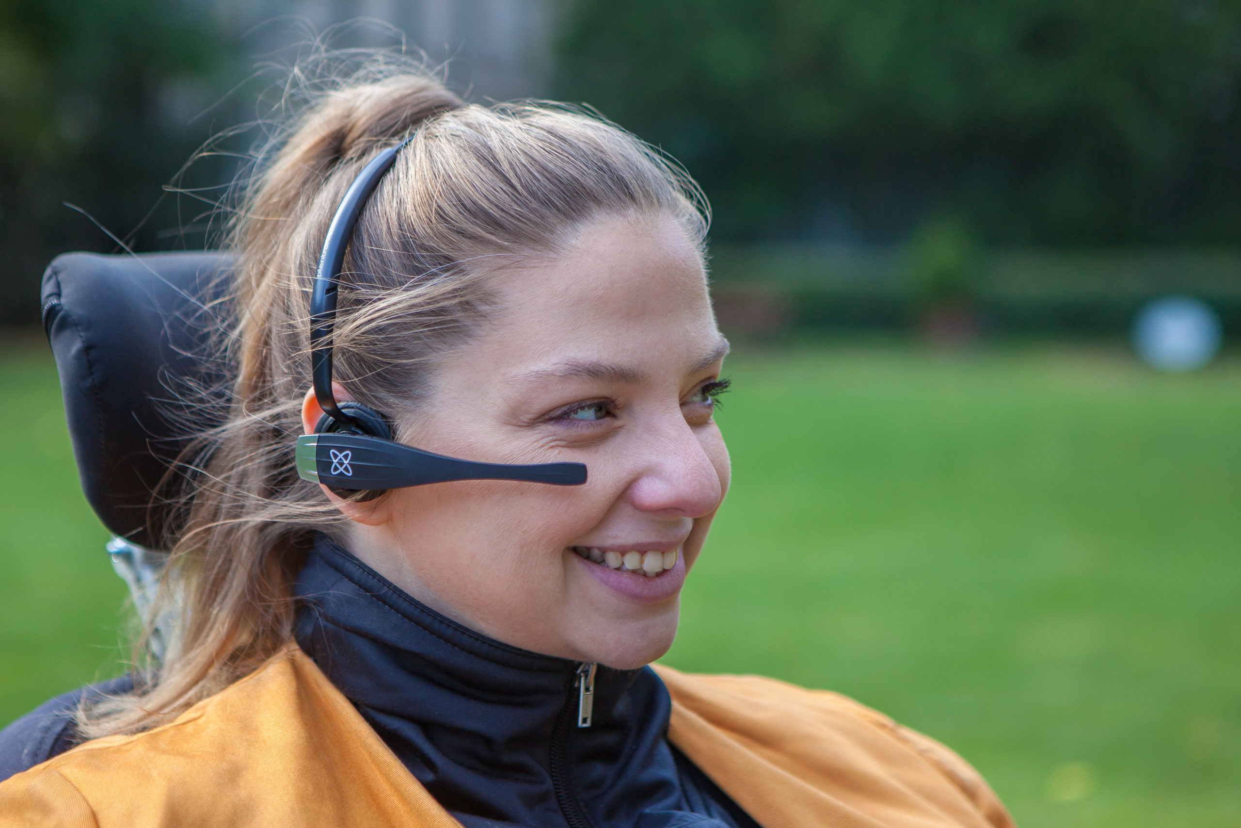 GyroSet Vigo – Donna tre quarti – Sorridente